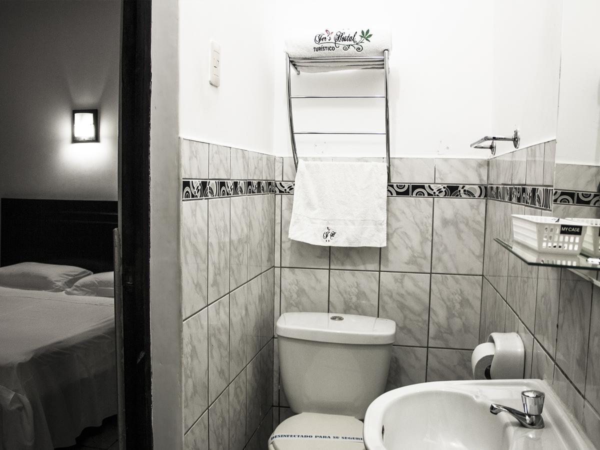 Jer'S Hostal Tumbes Eksteriør bilde